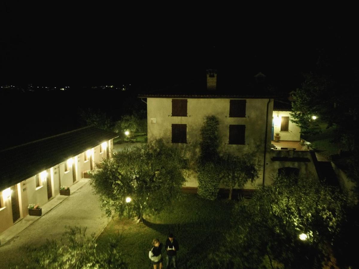 Santa Croce Villa Fossato di Vico Exterior photo